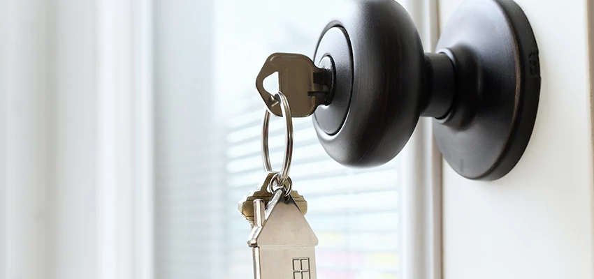 Bifold Door Knob Replacement in Sierra Madre, California